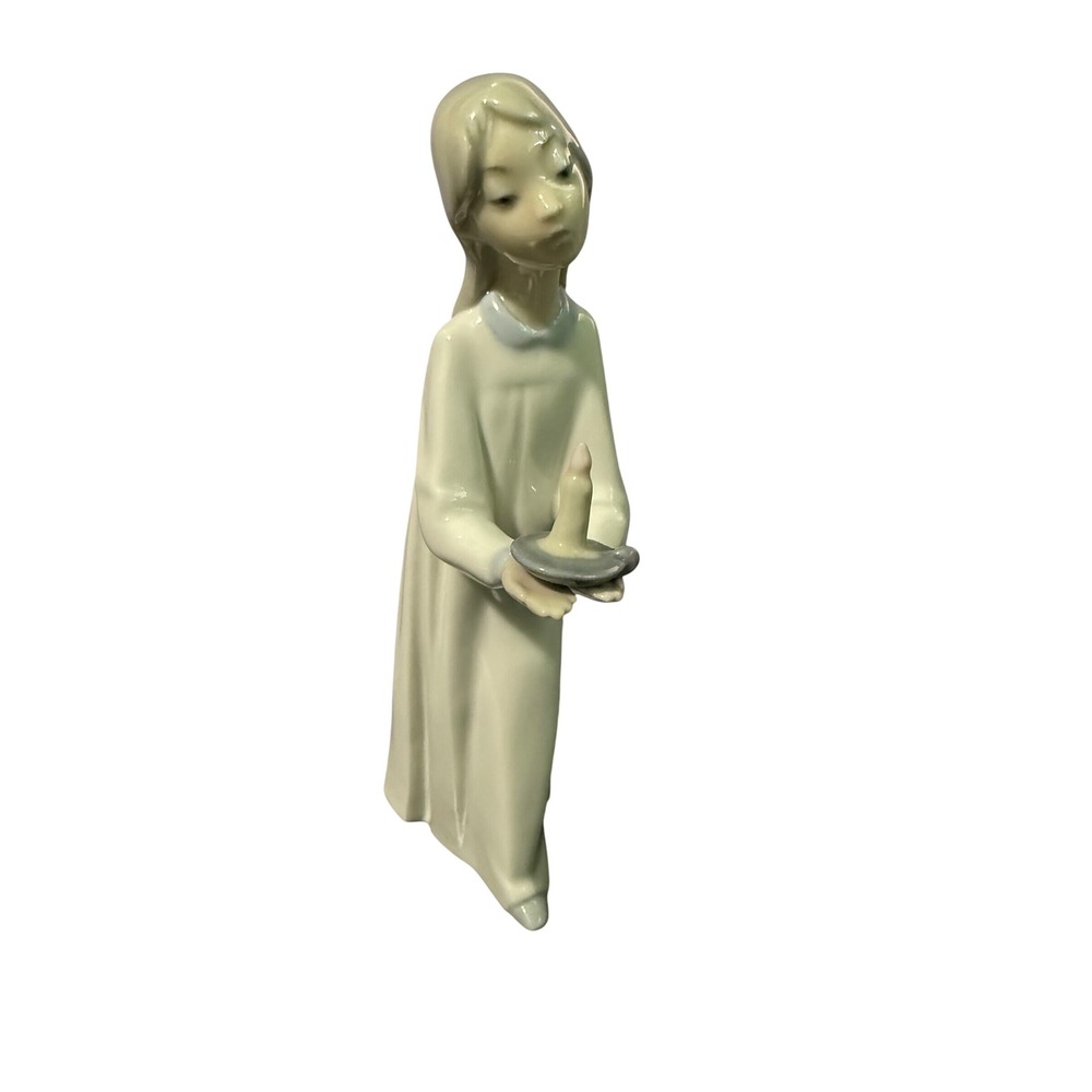 Lladro Girl with Candle Porcelain Figurine 4868 Night Before Christmas Vintage